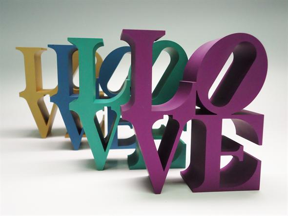 schriftzug in bunt